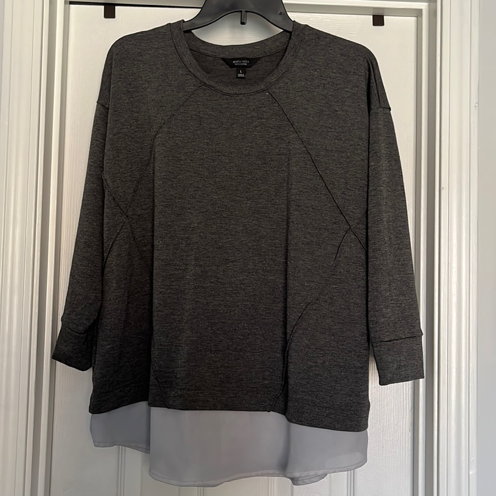 Simply Vera Wang Pullover top